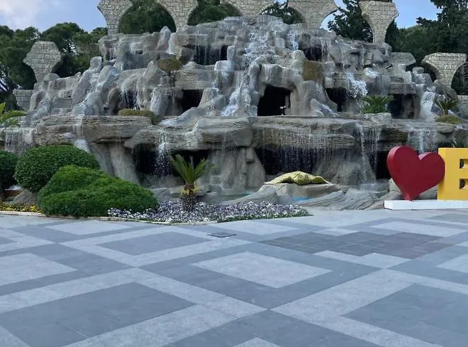 Fantastic Apt-2 Min Walk From Cent'r Antalya Region, Great For Golf Lovers