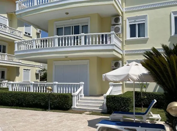 Fantastic Apt-2 Min Walk From Cent'r Antalya Region, Great For Golf Lovers דירה באלאק